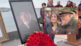 Bitmeyen rezillik! Cenazedeki selfieciler Celal Şeng&ouml;r'e rahat vermedi