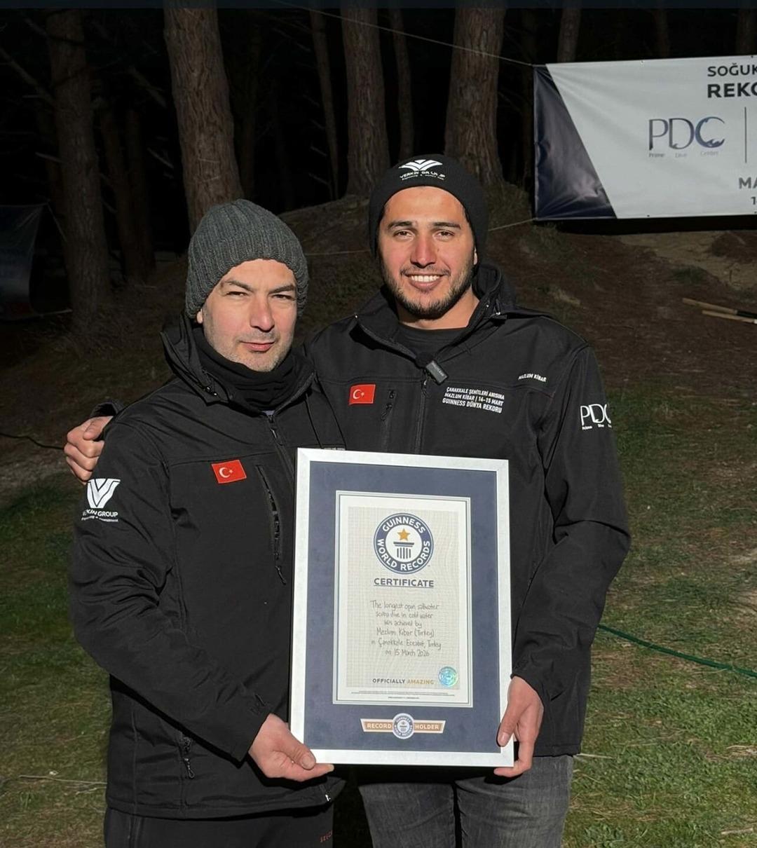 T&uuml;rk dalgı&ccedil;tan d&uuml;nya rekoru: 36 saat soğuk suyun altında kaldı! 3