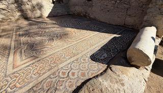 Antalya'da 1500 yıllık mozaikte şaşkına &ccedil;eviren yazı!