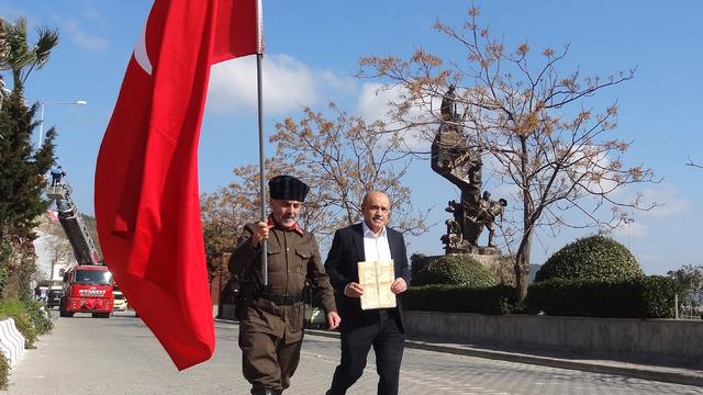 İstanbul'dan Çanakkale'ye yürüyen gazi torunu şehitler diyarına ulaştı
