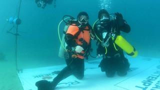 Türk dalgıçtan dünya rekoru: 36 saat soğuk suyun altında kaldı!
