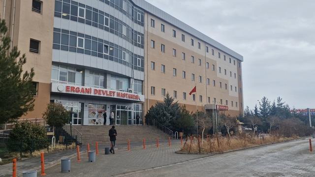 Diyarbakır&rsquo;da silahlı kavga: 1 &ouml;l&uuml; 2