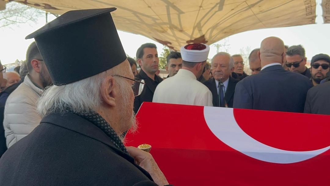 T&uuml;rkiye İlber Hocası na veda etti! İlber Ortaylı son yolculuğuna uğurlandı 2