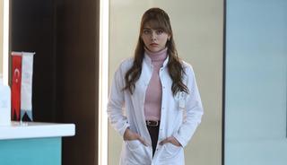 Doktor Başka Hayatta kadrosuna usta ismin kızı dahil oluyor!