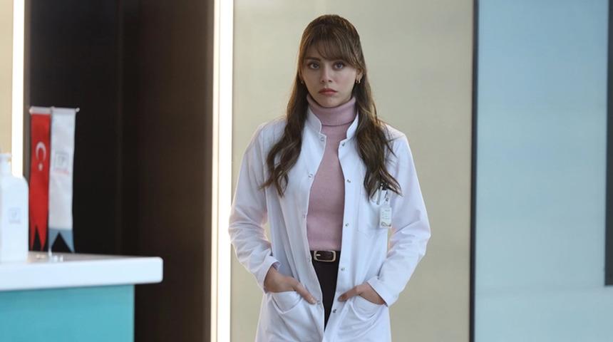 Doktor Başka Hayatta kadrosunda s&uuml;rpriz isim: Usta oyuncunun kızı dahil oluyor! 