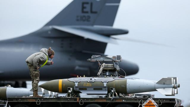 İngiltere'de İran hazırlığı! Yoğun askeri hareketlilik