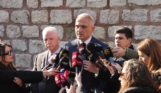 Bakan Ersoy'dan İlber Ortaylı i&ccedil;in duygusal veda: "Hem eserleriyle, hem fikirleriyle yaşamaya devam edecek"