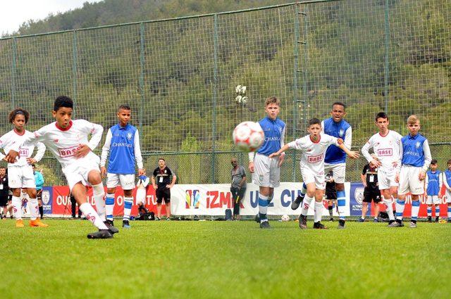 U12 İzmir Cup'ta final heyecanı