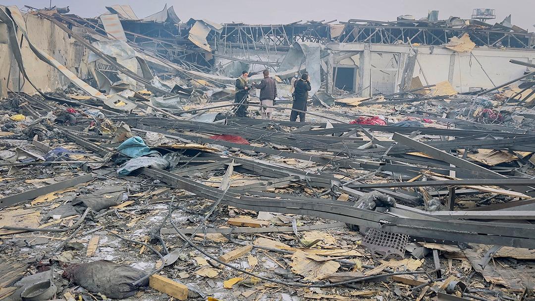 Pakistan Afganistan&rsquo;ı vurdu! Y&uuml;zlerce can kaybı var! Saldırının hedefi dikkat &ccedil;ekti 1