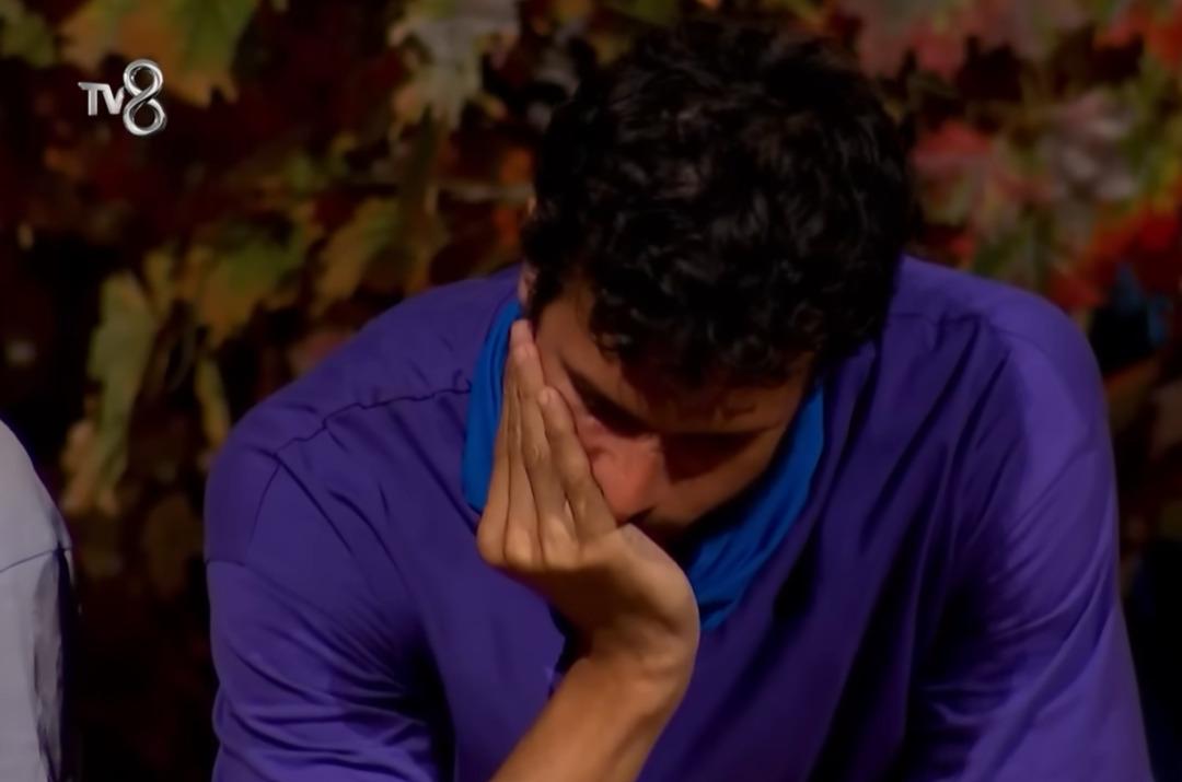 Kolundan tutup itti, &uuml;st&uuml;n&uuml; par&ccedil;aladı! Acun Ilıcalı sert &ccedil;ıktı 3