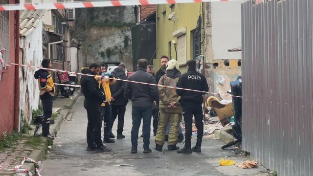 Beyoğlu'nda kahreden haber! 2 yaşındaki bebek alevlerin arasında kaldı