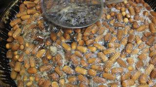 İftar öncesi uzun kuyruk! Bu tatlı için 1 saat bekliyorlar