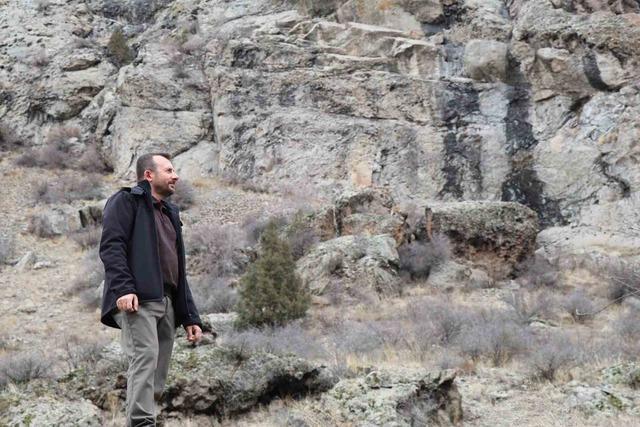 Erzurum&rsquo;da ka&ccedil;ak avcılar yaban ke&ccedil;isini yaraladı 2