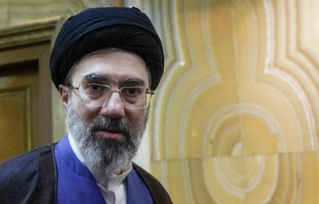 Babasının &ouml;ld&uuml;r&uuml;ld&uuml;ğ&uuml; saldırıda M&uuml;cteba Hamaney b&ouml;yle hayatta kalmış 1