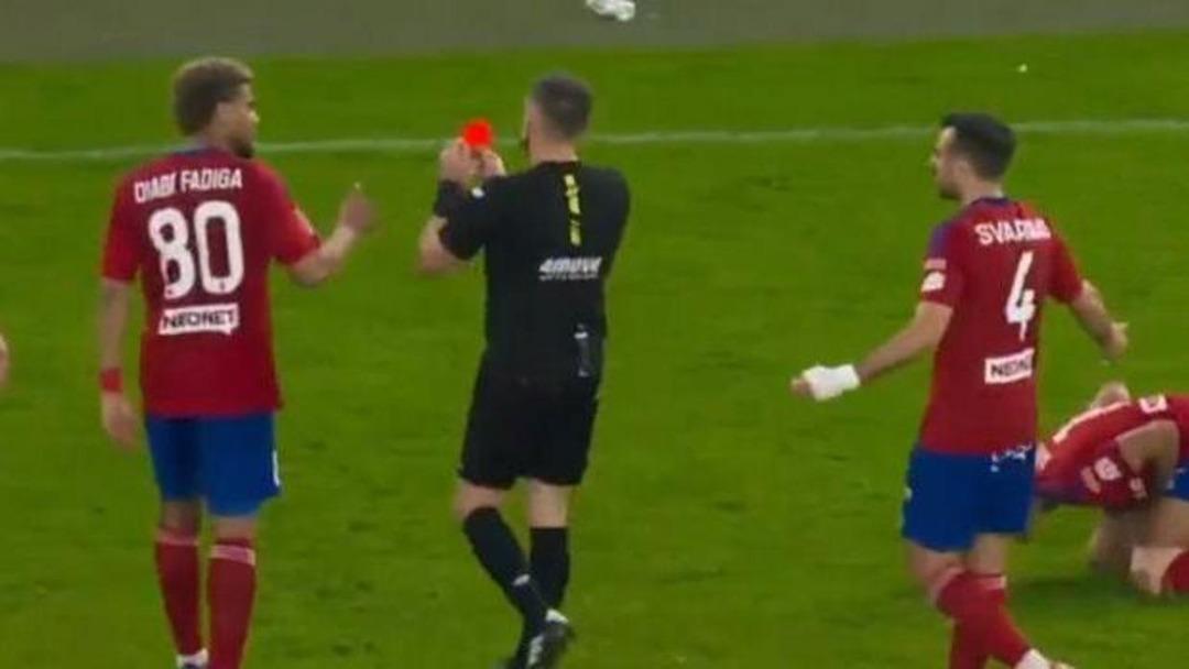 Podolski sadece 2 dakika dayanabildi! Oyuna girer girmez yaptığı olay oldu 1