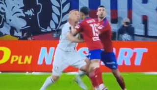 Podolski 2 dakika dayandı! Oyuna girer girmez yaptığı olay oldu