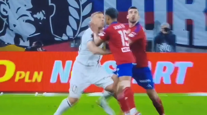 Podolski sadece 2 dakika dayanabildi! Oyuna girer girmez yaptığı olay oldu