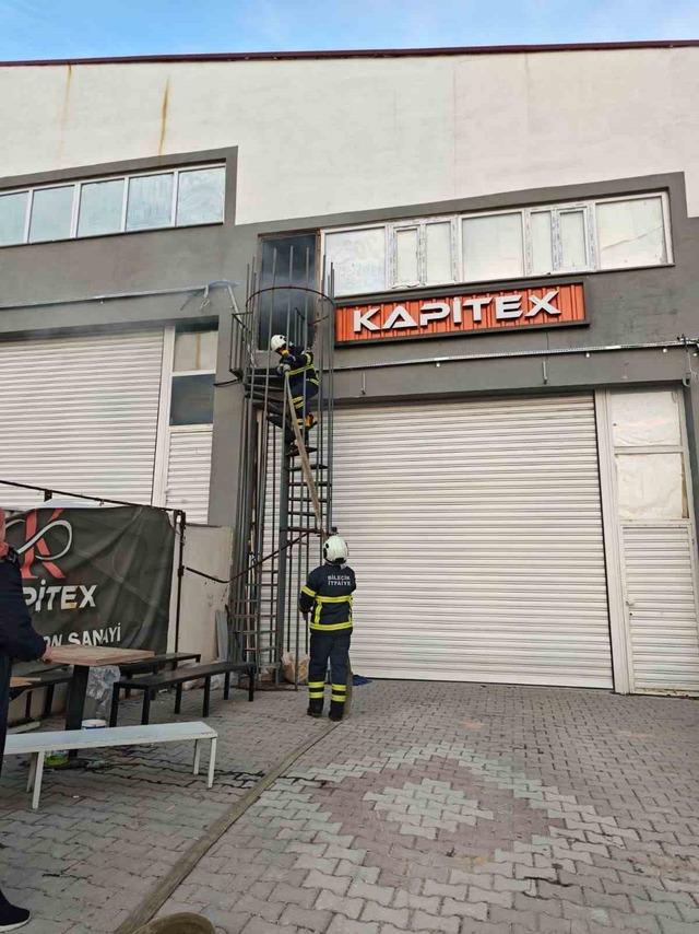 Bilecik&rsquo;te bir tekstil at&ouml;lyesinde &ccedil;ıkan yangın korkuttu 1