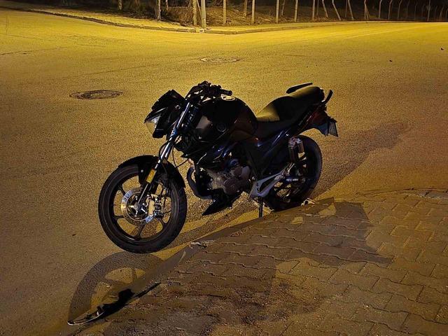 Motosiklet, servis aracı ile &ccedil;arpıştı: 2 yaralı 3