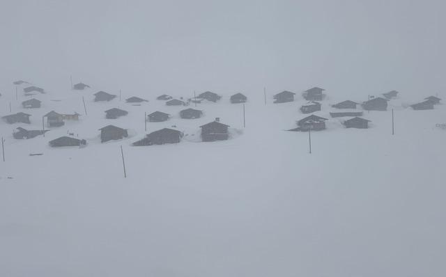 Kars ile Ardahan da kar yerini soğuk havaya bıraktı 1