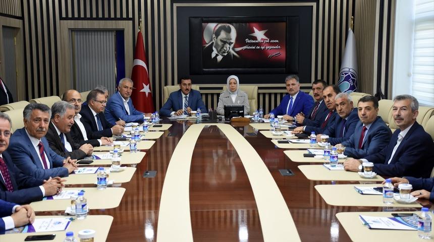 "Genel başkan yardımcısı bölücülerle konuşmak üzere cezaevine gidiyor"