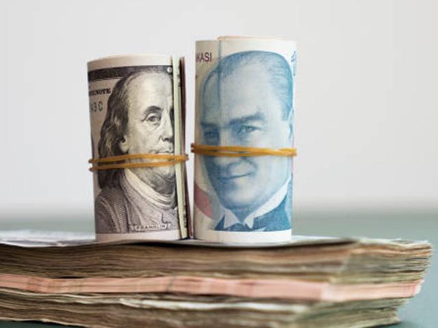 Yabancı yatırımcı TL'ye y&ouml;neldi! Dolar karşısında tek kazanan oldu