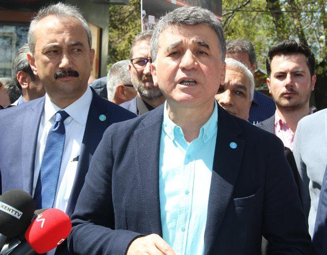 Kayseri'de İYİ Parti'den medya eylemi