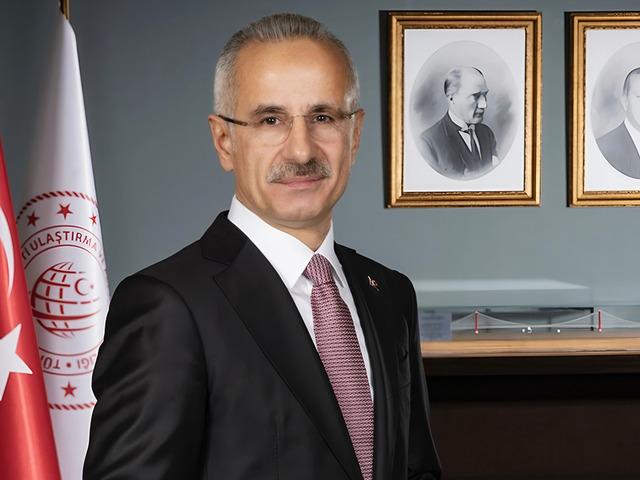 Bakan Uraloğlu d&uuml;zenlemeyi duyurdu: Otob&uuml;s firmalarına bayram i&ccedil;in ek sefer