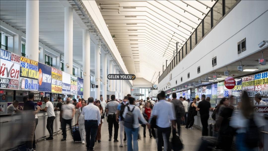 Bakan Uraloğlu d&uuml;zenlemeyi duyurdu: Otob&uuml;s firmalarına bayram i&ccedil;in ek sefer 2