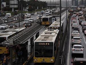 İBB&rsquo;den a&ccedil;ıklama geldi: Toplu taşıma &uuml;cretsiz olacak