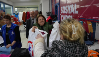 1800 &ccedil;ocuğa bayramlık dağıtıldı