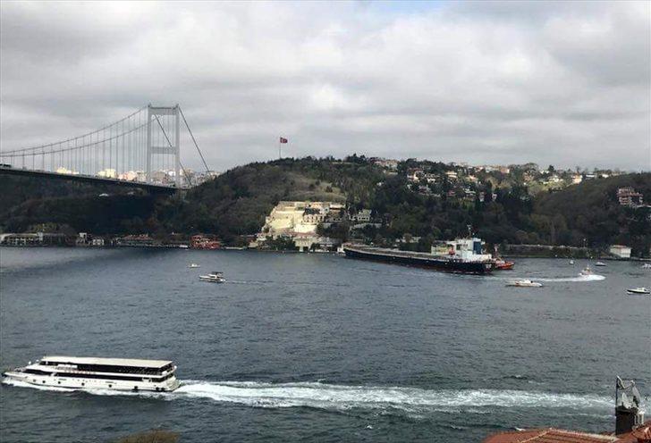 İstanbul Boğazı'ndaki gemi kazasıyla 300 yıllık yalı harabeye döndü G3