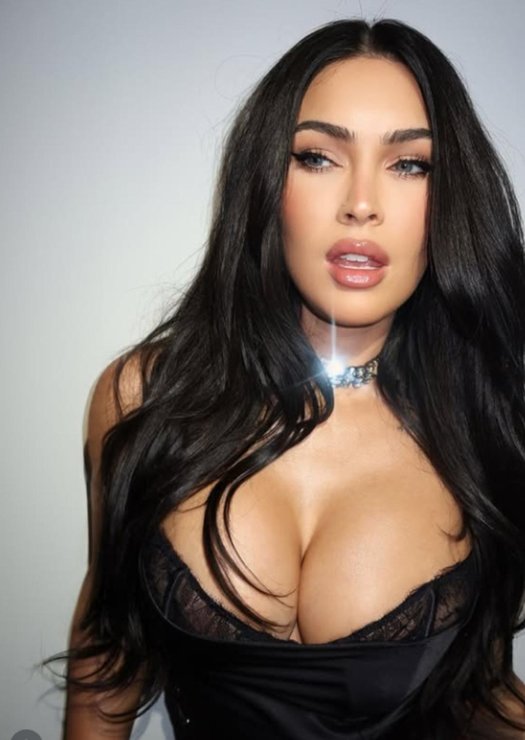 Megan Fox Oscar partisinde nefes kesti! Cesur tarzıyla dikkat &ccedil;ekti 1