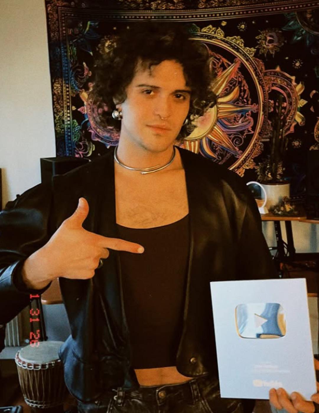 T&uuml;rkiye yi terk etmişti! O Ses T&uuml;rkiye şampiyonu Emre Sertkaya baba oldu 2