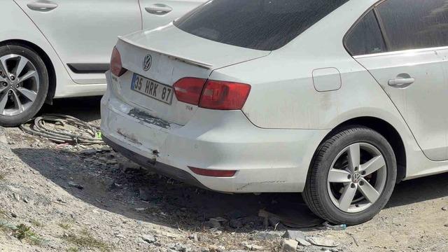 Arnavutk&ouml;y&rsquo;de park etmek isterken ara&ccedil;ların &uuml;zerine &ccedil;ıktı 4