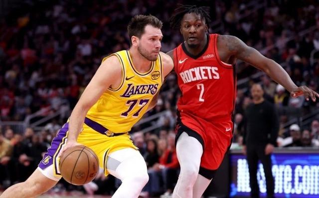 NBA'de Lakers, Rockets'ı yenerek art arda 6. galibiyetine ulaştı