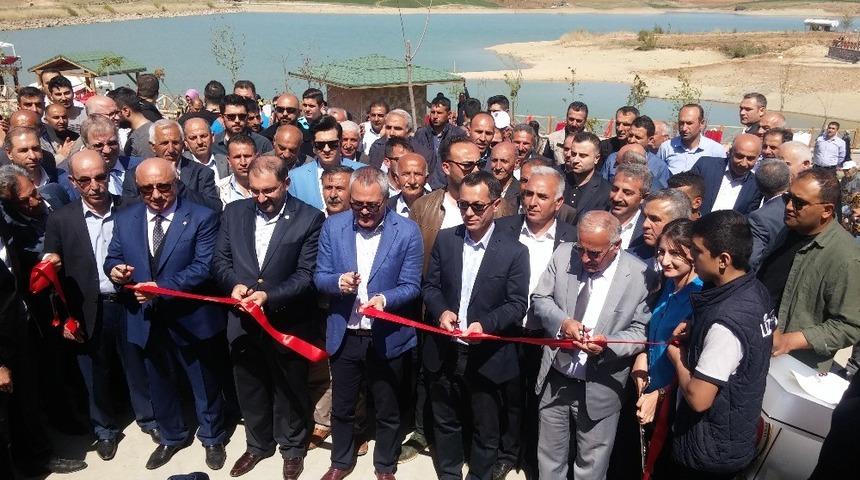 Vali Deniz Gerc&uuml;ş Kırkat G&ouml;leti mesire alanı a&ccedil;ılışına katıldı