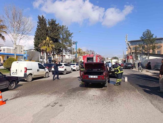 Seyir halindeki otomobil alev aldı 2