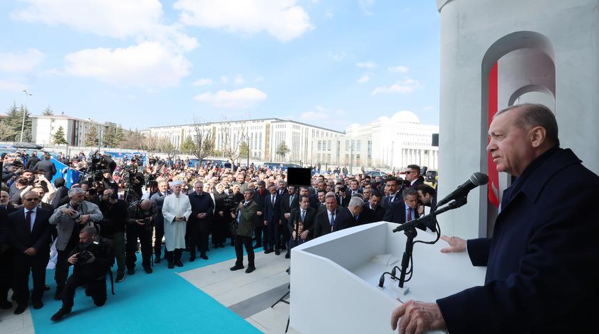 Cumhurbaşkanı Erdoğan: Milli ve manevi kimliğimize sahip &ccedil;ıkmaya devam edeceğiz