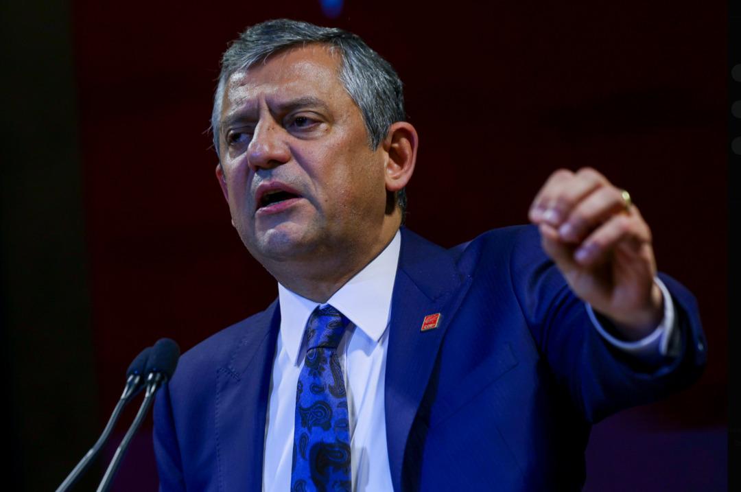 Adalet Bakanı Akın G&uuml;rlek&rsquo;ten &Ouml;zg&uuml;r &Ouml;zel&rsquo;e yanıt: &ldquo;A&ccedil;ık bir algı operasyonu! Yasal s&uuml;reci derhal başlatıyorum&rdquo; 2