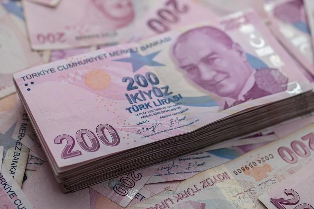 Fitch dolar i&ccedil;in g&uuml;ncel tahminini a&ccedil;ıkladı: &ldquo;Yıl sonu 50 TL seviyesi&rdquo; 1