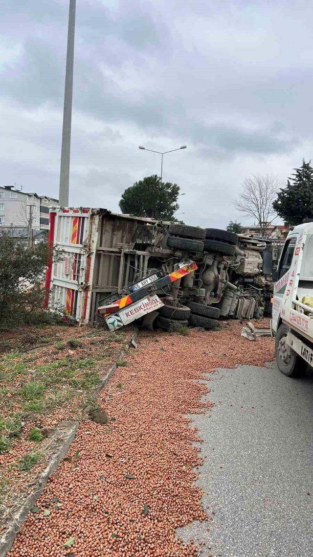 Vakaya giden ambulans kaza yaptı: 1 &ouml;l&uuml;, 3 yaralı 2