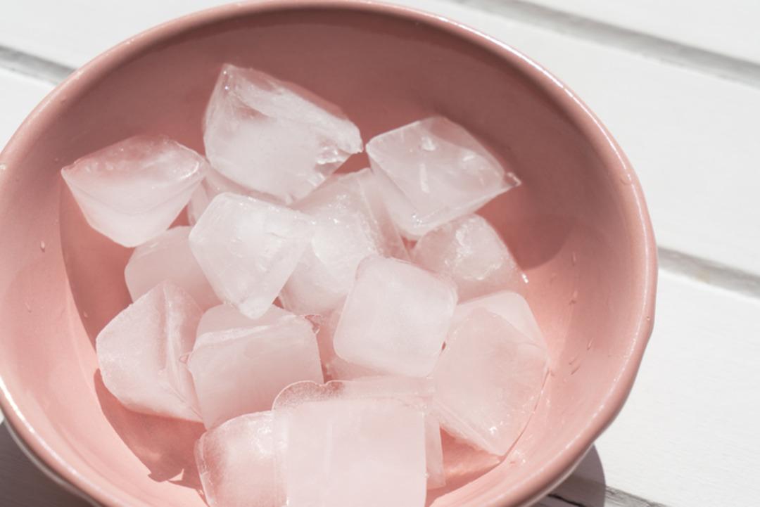 Meyve lekelerini silgi gibi siliyor! Deneyen sonucu g&ouml;r&uuml;nce şaşırıyor 1