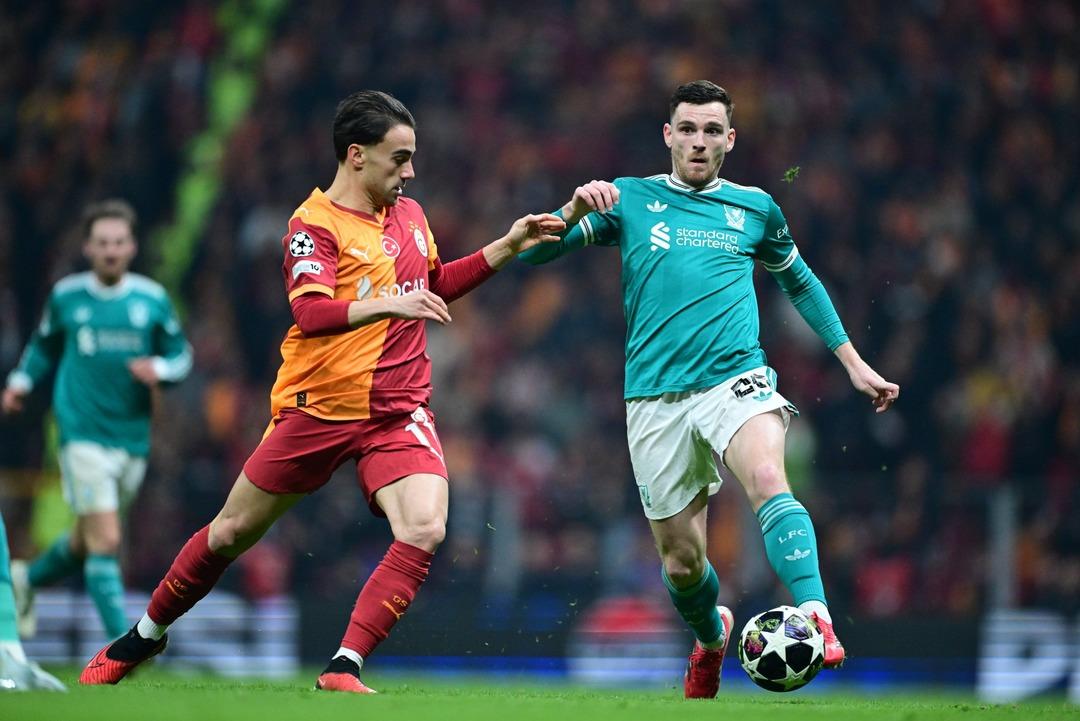 Arne Slot Galatasaray ma&ccedil;ı &ouml;ncesi yıldız ismin sakatlığını duyurdu! "Antrenmana katılacak durumda değildi..." 4