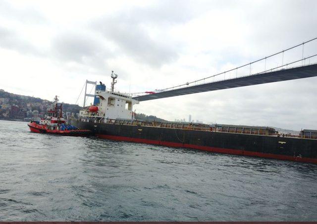 (havadan çekilen fotoğraflar ve ek bilgiyle) Boğaz'da gemi yalıya çarptı (4)