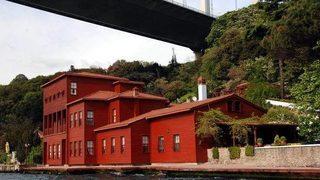 Binbir Gece dizisinin çekildiği yalı yerle bir oldu