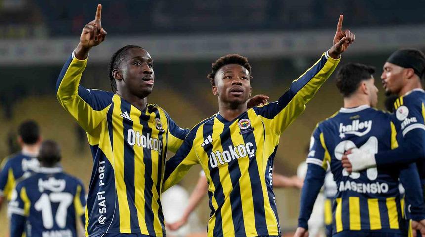 Fenerbah&ccedil;e, Nene'nin hat-trick yaptığı ma&ccedil;ta Gaziantep FK'yı 4-1 mağlup etti!