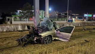 Otomobili g&ouml;ren şaştı kaldı! Kağıt gibi b&uuml;k&uuml;ld&uuml;