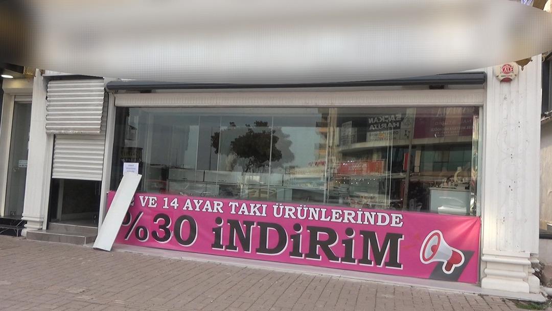 Kuyumcuya g&uuml;vendiler hayatlarının şokunu yaşadılar! Kapıda not, i&ccedil;eride boş kasa 6