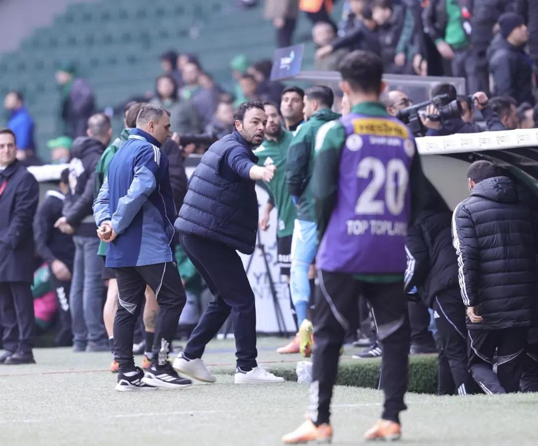 Kupanın el değiştirmesine Mane den zehir zemberek s&ouml;zler! "&Ccedil;ok fazla yolsuzluk var" 6